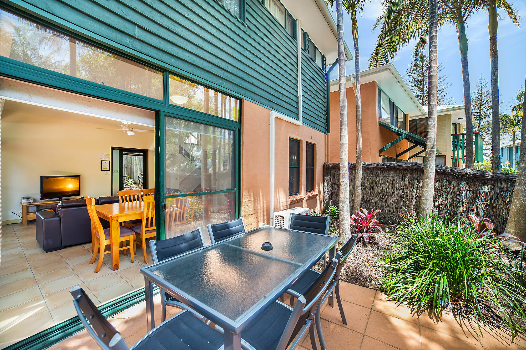 Aparthotel The Crest Byron Bay Esterno foto